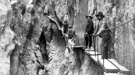 Construccion del caminito del rey